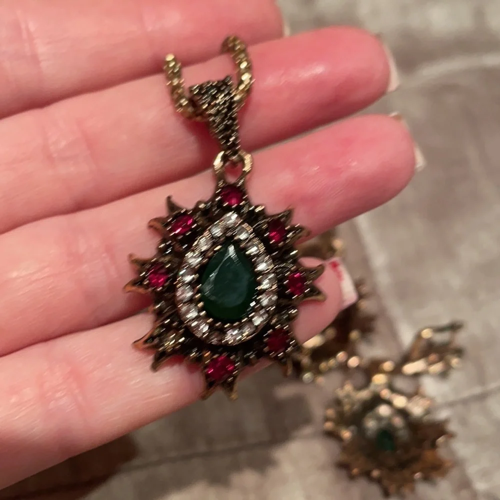 TURKISH Necklace & Earrings Set - Picture 9 of 9